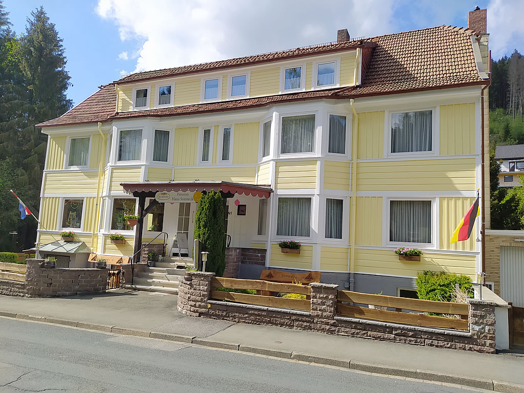 Pension Haus Sonneck im Sommer 