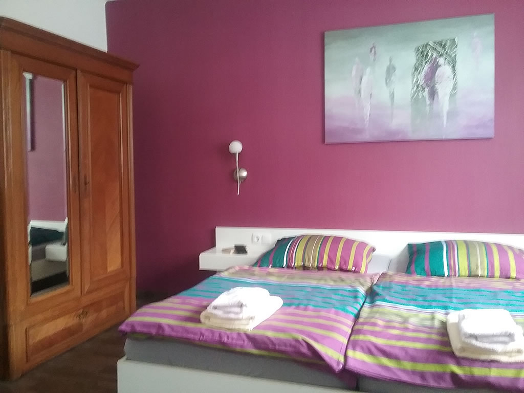 Appartmentzimmer Schlafzimmer